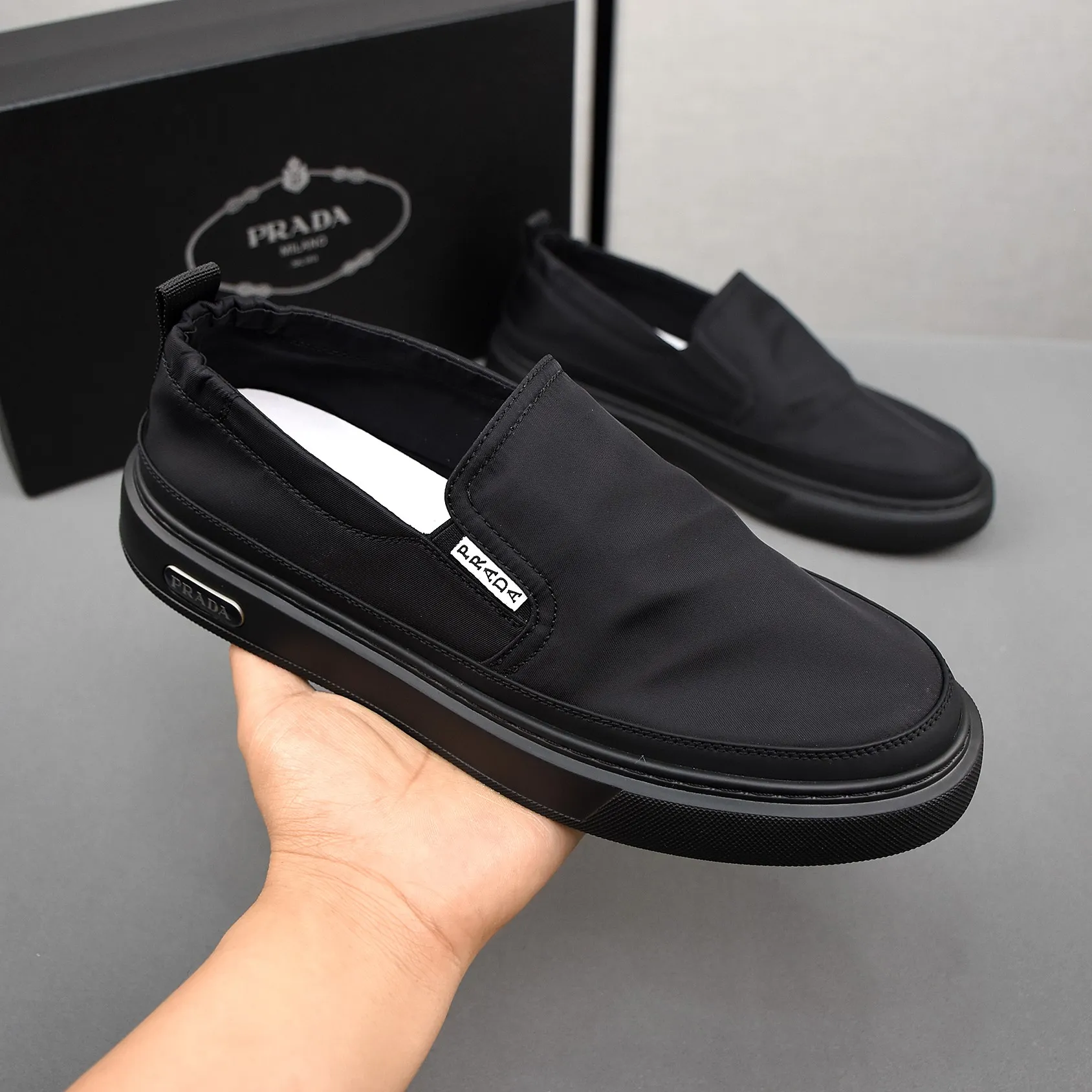 PP380❣️❣️❣️Prada breathable cloth shoes, the upper is made of comfortable and breathable fabric, and the ultra-light soft foam outsole. Men's size 39-44.